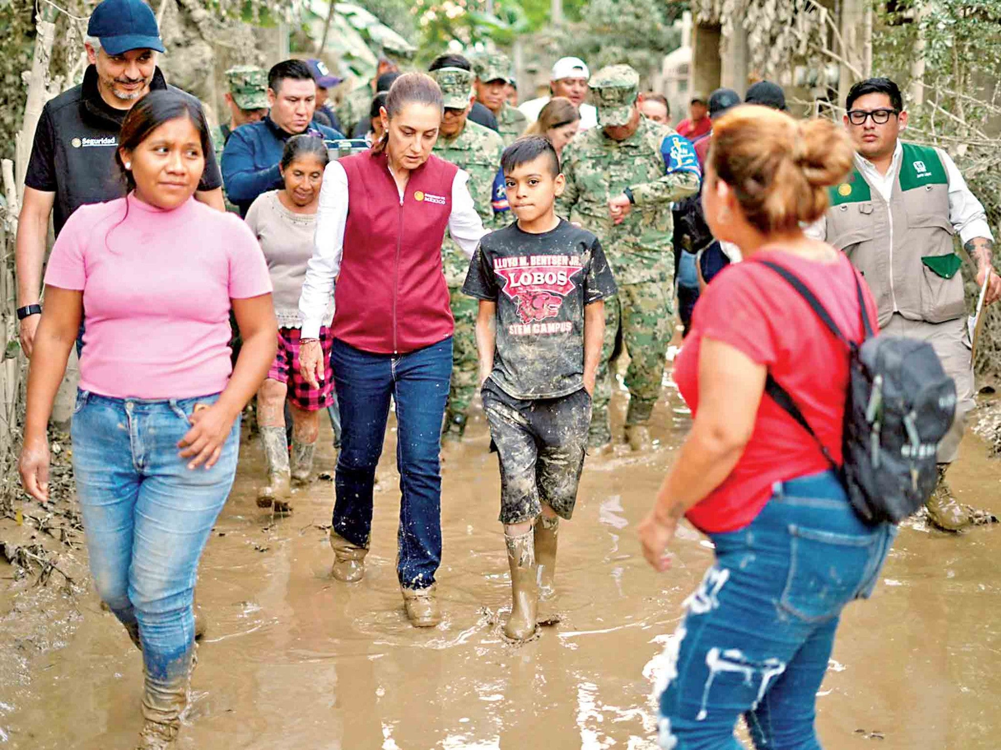 Tras la devastadora tragedia causada por las lluvias torrenciales, una ola de solidaridad y cooperación ha permitido reaccionar con eficacia ante el doloroso balance: 72 víctimas fatales y 48 personas desaparecidas