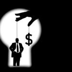 "Estafas amorosas en alza: detectives descubren un esquema de pirámide de engaño y robo financiero que deja a víctimas sin recursos"