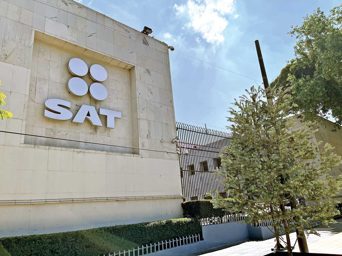 "La batalla contra la corrupción: Senadores exigen transparencia y justicia en el caso de los factureros reales"