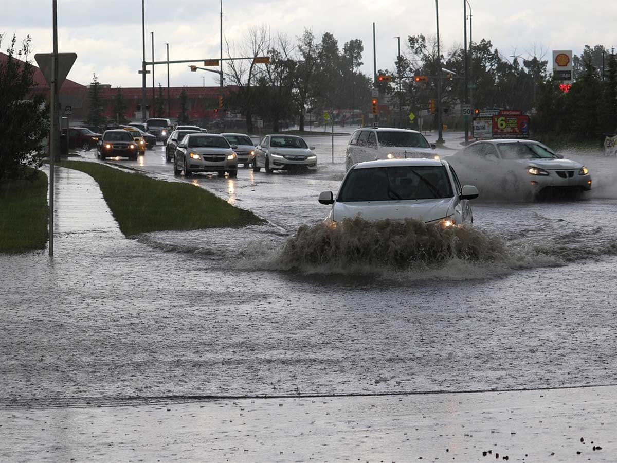 Tormenta de grandes proporciones azota a México: la lluvia no cesa y la alerta sigue en vigor.