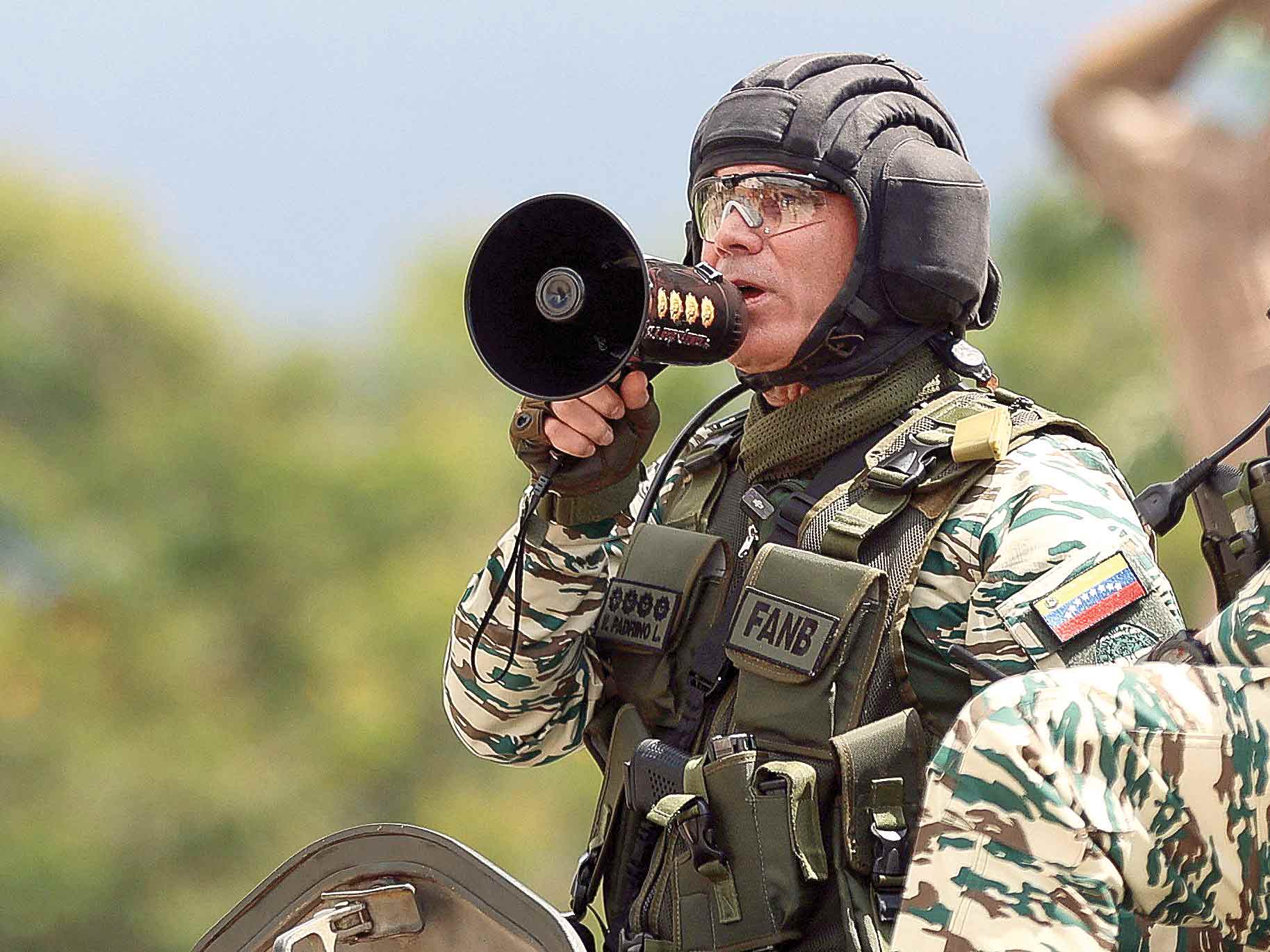 Venezuela reforza su defensa marítima ante la amenaza estadounidense: ejercicios militares intensivos en la costa nacional.