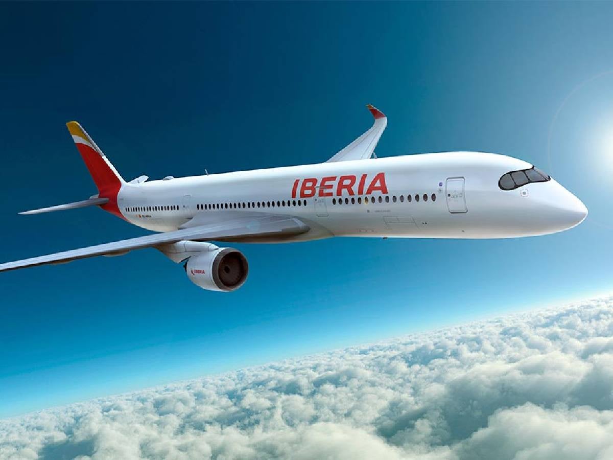 "Vuelo hacia la crisis: Siete importantes aerolíneas suspenden operaciones con Venezuela en medio de una alerta internacional"