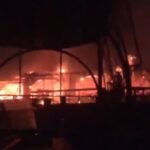 Tragedia en la Noche: Más de 20 Vidas Aniquiladas en Inferno que Azota India