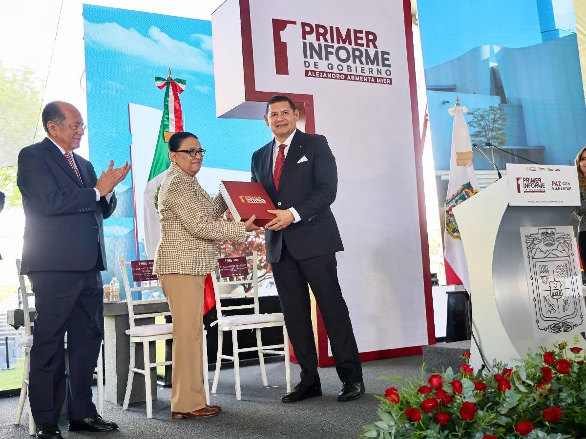 Federales a Fondo: La Gubernatura Refrenda su Confianza en la Liderazga de Puebla al Presentar Primer Informe con Estabilidad y Transparencia